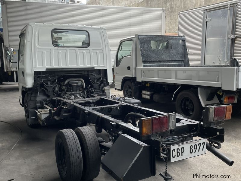 Isuzu ELF 10FT CAB AND CHASSIS TRUCK in Philippines