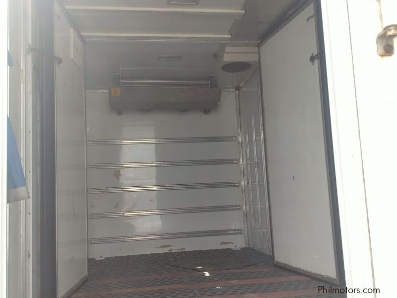 Isuzu ELF NMR FREEZER VAN 4JJ1 in Philippines