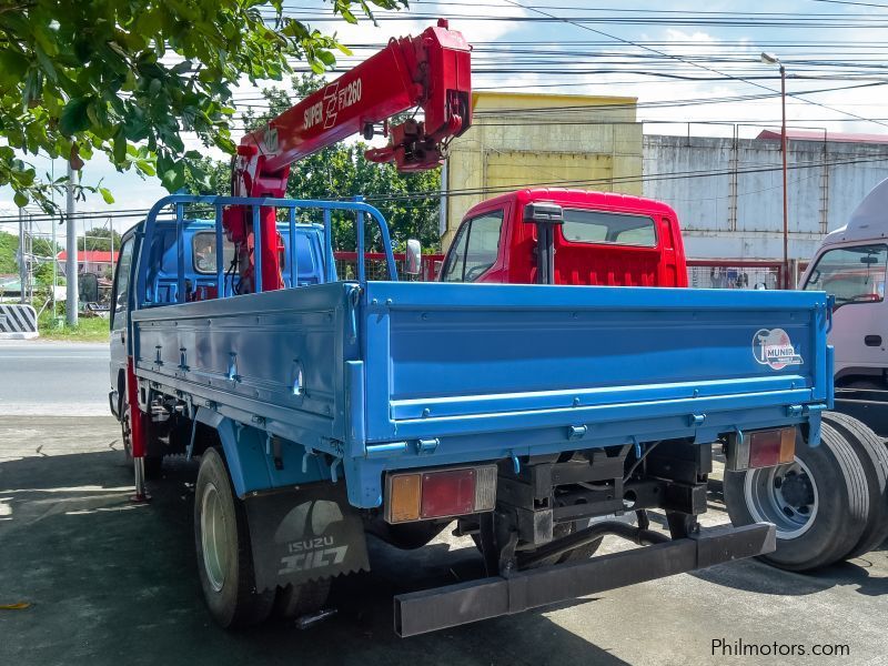 Isuzu ELF WITH BOOM in Philippines