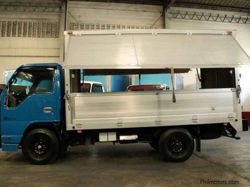 Isuzu Elf NKR Aluminum Wing Van Truck in Philippines