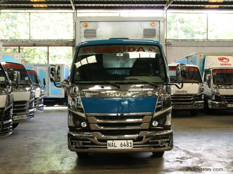 Isuzu Elf NKR Aluminum Wing Van Truck in Philippines