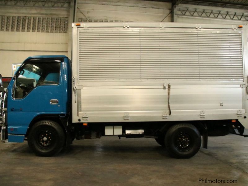 Isuzu Elf NKR Aluminum Wing Van Truck in Philippines