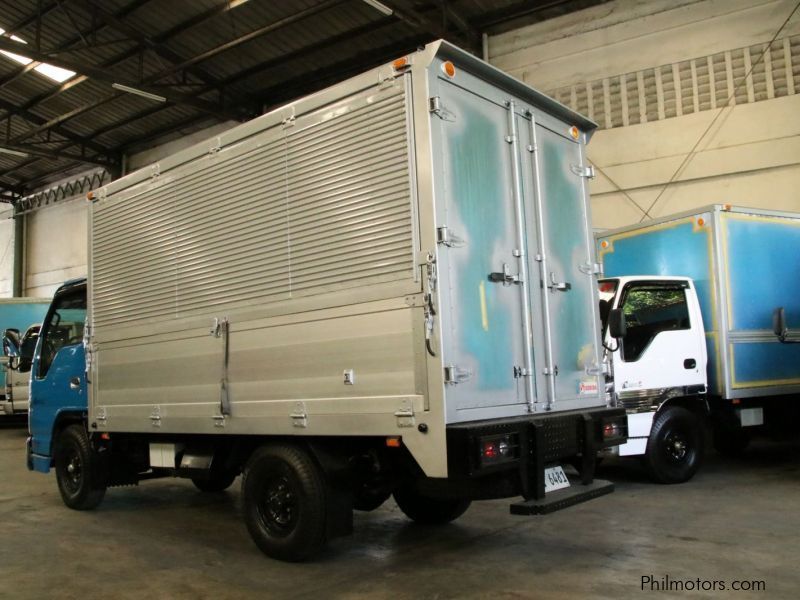 Isuzu Elf NKR Aluminum Wing Van Truck in Philippines