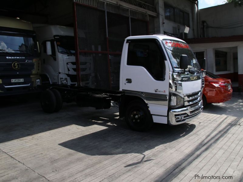 Isuzu Elf NKR Cab & Chassis 6 wheel in Philippines