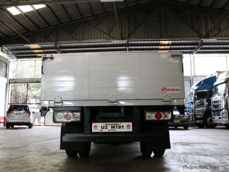 Isuzu Elf NKR Cargo Truck in Philippines