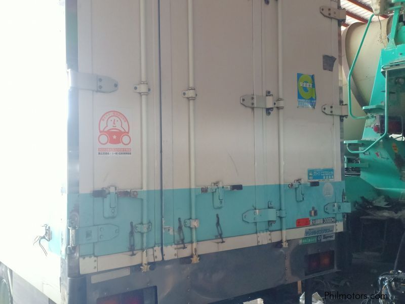 Mitsubishi CANTER FREEZER VAN 4M51 in Philippines