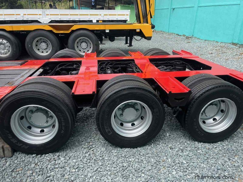 HYUNDAI LOW BED TRAILER in Philippines