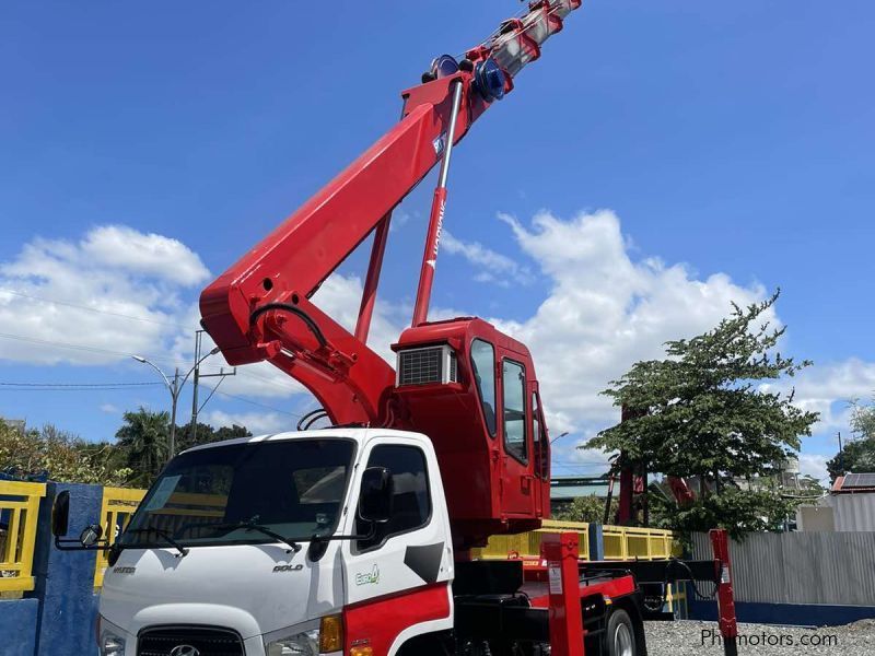 Hyundai 28 meters man lift truck in Philippines