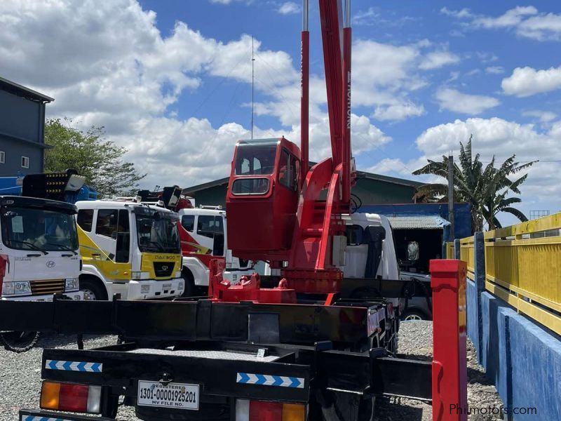 Hyundai 28 meters man lift truck in Philippines