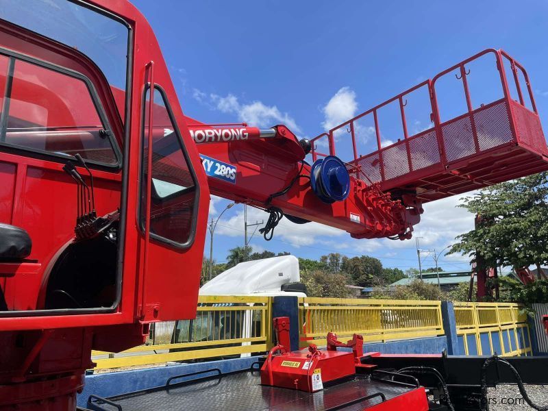 Hyundai 28 meters man lift truck in Philippines