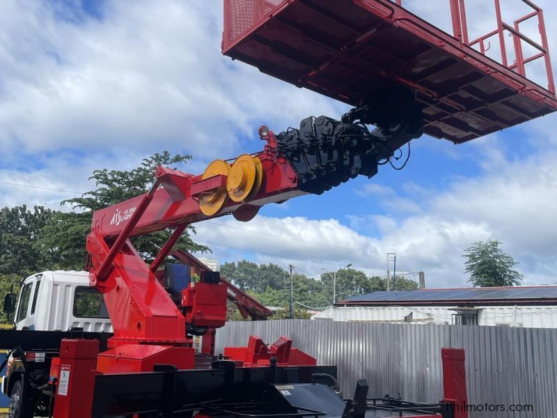 Hyundai 35 meters man lift truck in Philippines