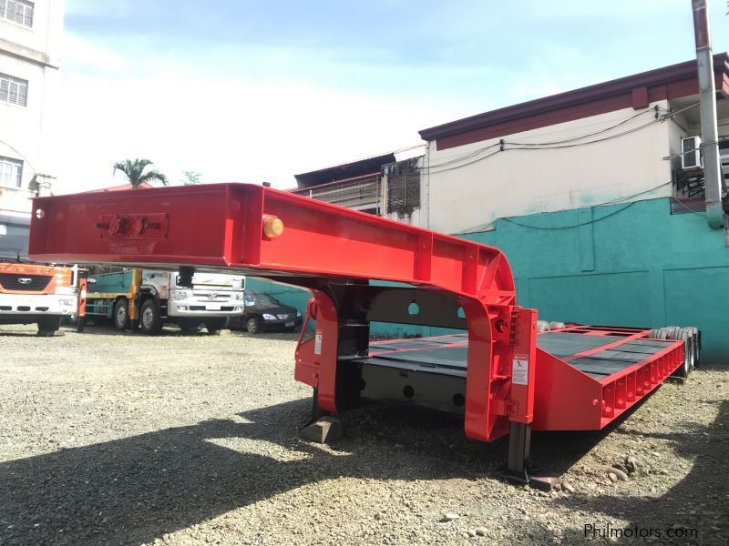 Hyundai LOW BED TRAILER/ GOOSE NECK TRAILER in Philippines