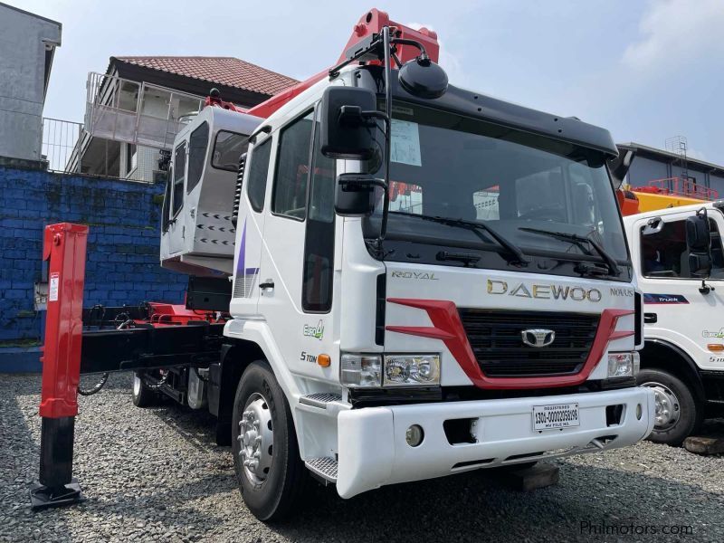 Daewoo MAN LIFT TRUCK in Philippines