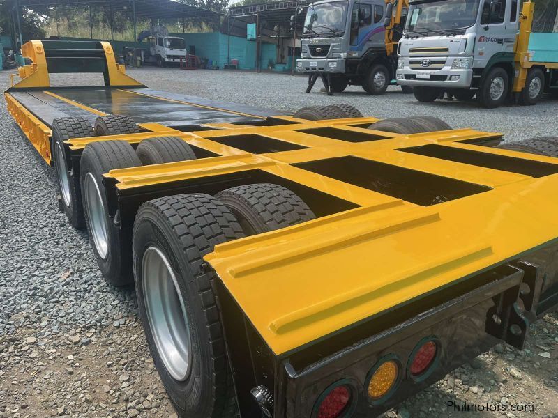 HYUNDAI LOW BED TRAILER in Philippines