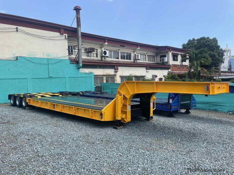 HYUNDAI LOW BED TRAILER in Philippines