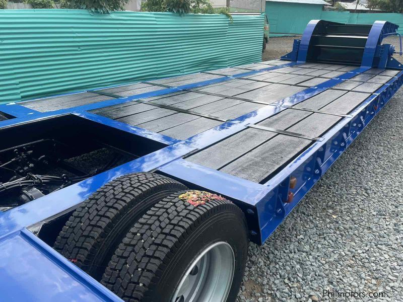 HYUNDAI LOW BED TRAILER in Philippines