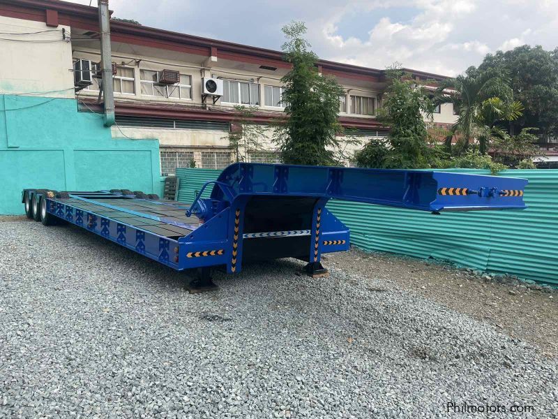 HYUNDAI LOW BED TRAILER in Philippines