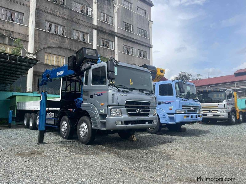 Used Hyundai BOOM TRUCK