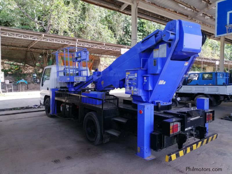 Isuzu ELF MANLIFT TRUCK in Philippines