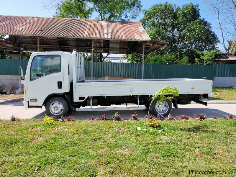 Isuzu ELF very late model in Philippines