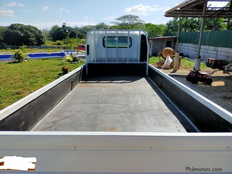 Isuzu ELF very late model in Philippines