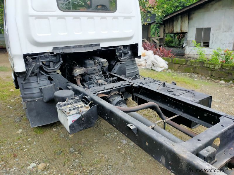 Isuzu Elf Wide 17ft Cab and Chassis Surplus Japan in Philippines