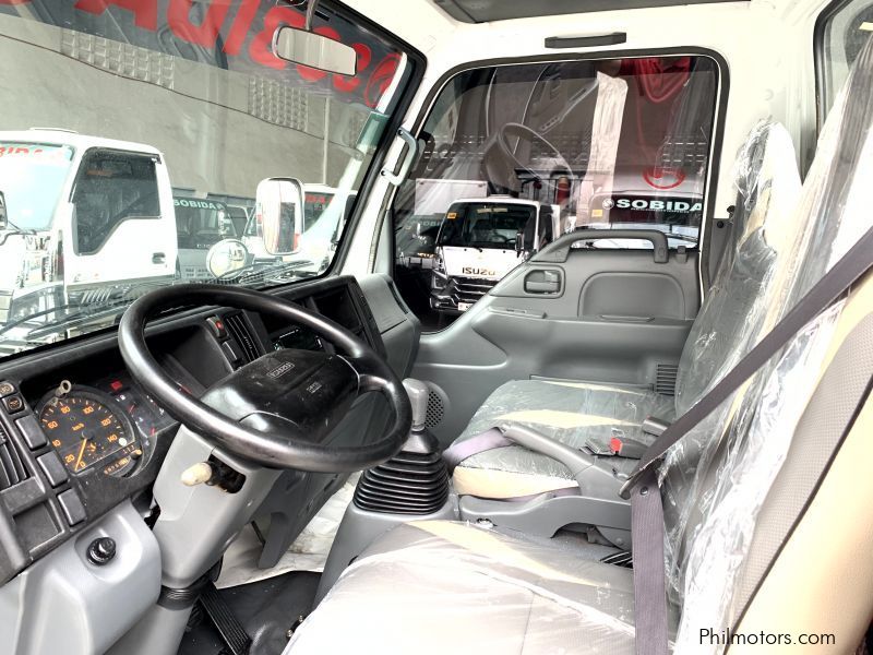 Isuzu elf nkr cab and chassis in Philippines