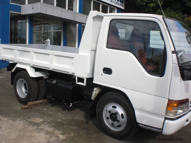 Isuzu mini dump in Philippines