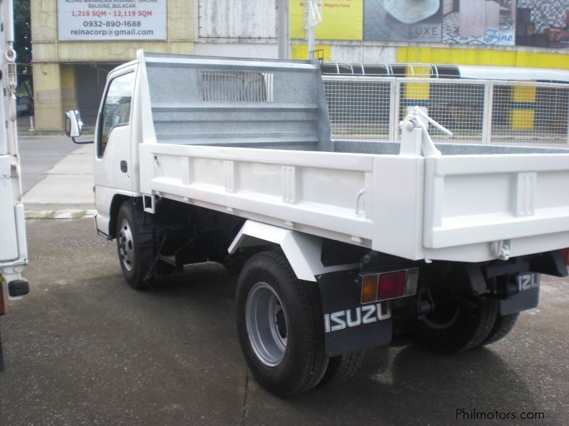 Isuzu mini dump in Philippines