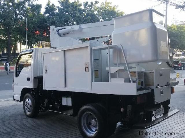 Isuzu sobida elf nhr manlifter surplus canter 300 series tornado in Philippines