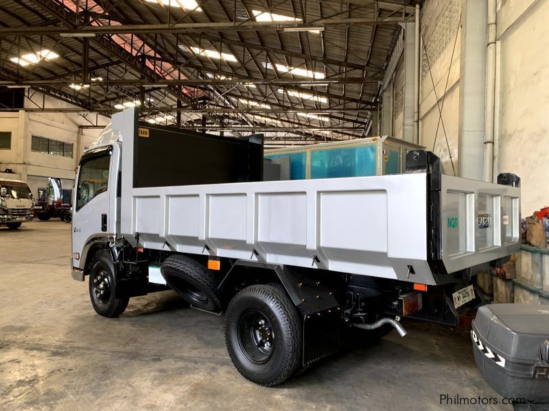 Isuzu sobida reconditioned elf nqr surplus dump truck n-series canter 300 series tornado in Philippines