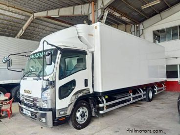 Pre-owned Isuzu Forward Refrigerated Van Truck for sale in 
