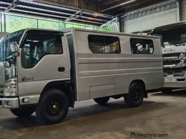 Pre-owned Isuzu N Series Elf NKR 100NK for sale in 