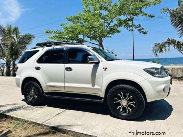Pre-owned Toyota Fortuner V 2.7 4X4 for sale in 