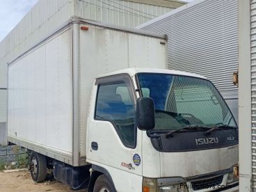 Pre-owned Isuzu ELF NKR CLOSED VAN 4HL1 for sale in