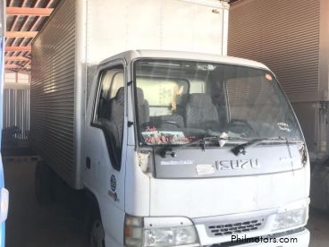 Pre-owned Isuzu ELF NKR CLOSED VAN 4HL1 for sale in