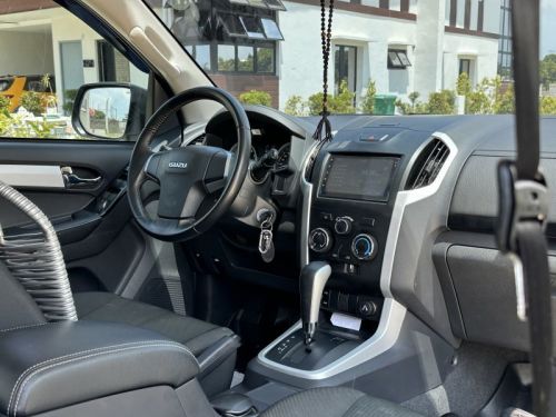 Isuzu Dmax RZ4E automatic Lucena City in Philippines
