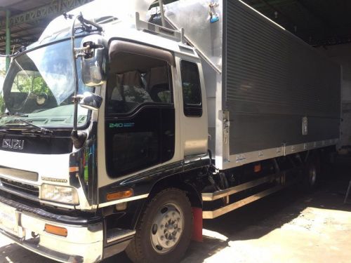 Isuzu Forward 8 studs 6HK1 Wingvan 22FT with Power tailgate in Philippines