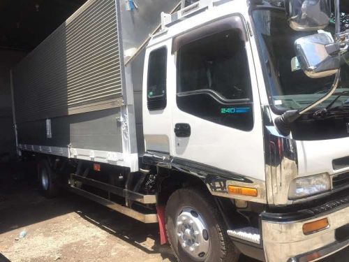 Isuzu Forward 8 studs 6HK1 Wingvan 22FT with Power tailgate in Philippines