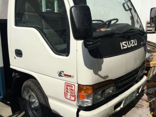 Isuzu Elf Dropside in Philippines