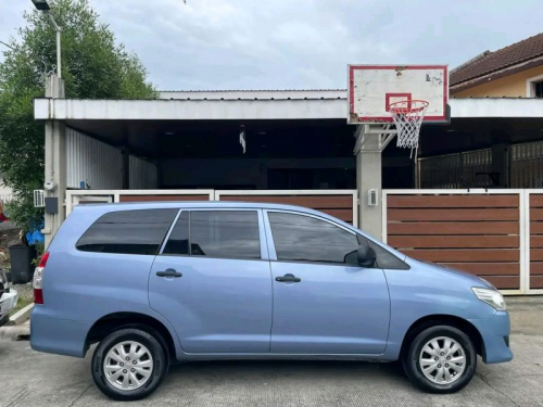 Toyota Innova E in Philippines