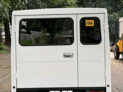 Mitsubishi L300 in Philippines