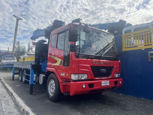 Daewoo BOOM TRUCK/ CARGO CRANE TRUCK in Philippines