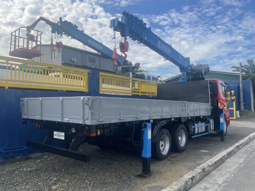 Daewoo BOOM TRUCK/ CARGO CRANE TRUCK in Philippines