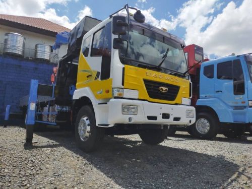 Daewoo BOOM TRUCK/ CARGO CRANE TRUCK in Philippines