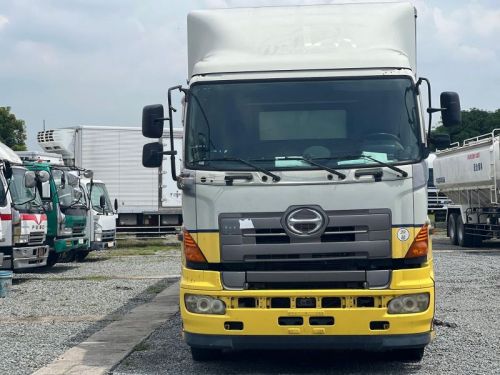 Hino WINGVAN  in Philippines