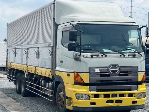 Hino WINGVAN  in Philippines