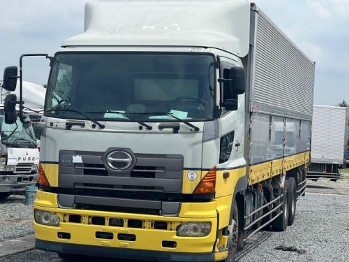 Hino WINGVAN  in Philippines