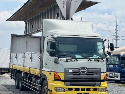 Hino WINGVAN  in Philippines