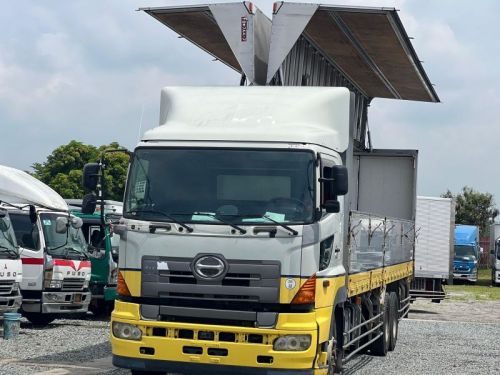 Hino WINGVAN  in Philippines
